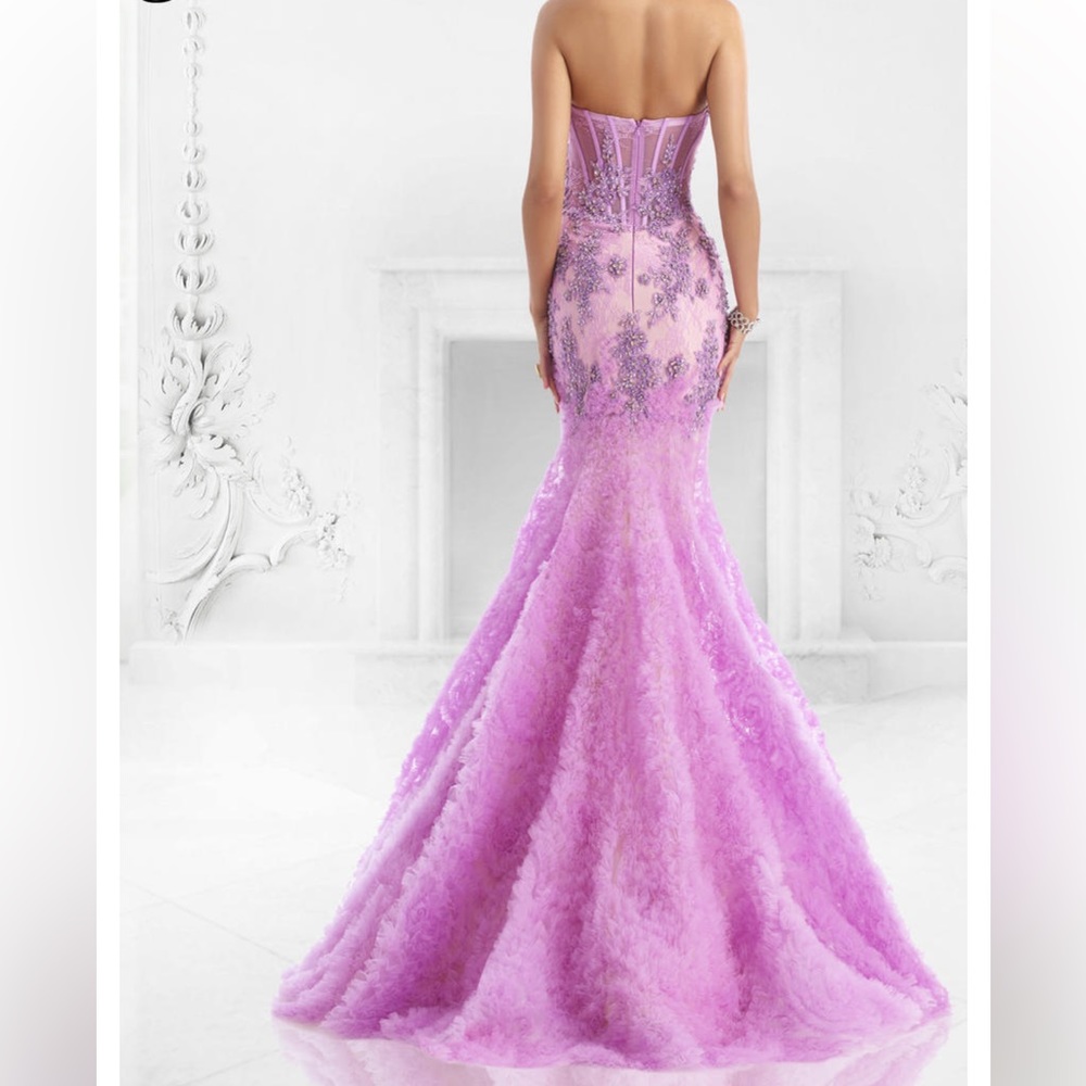 Prom dress - Picture 3 of 6